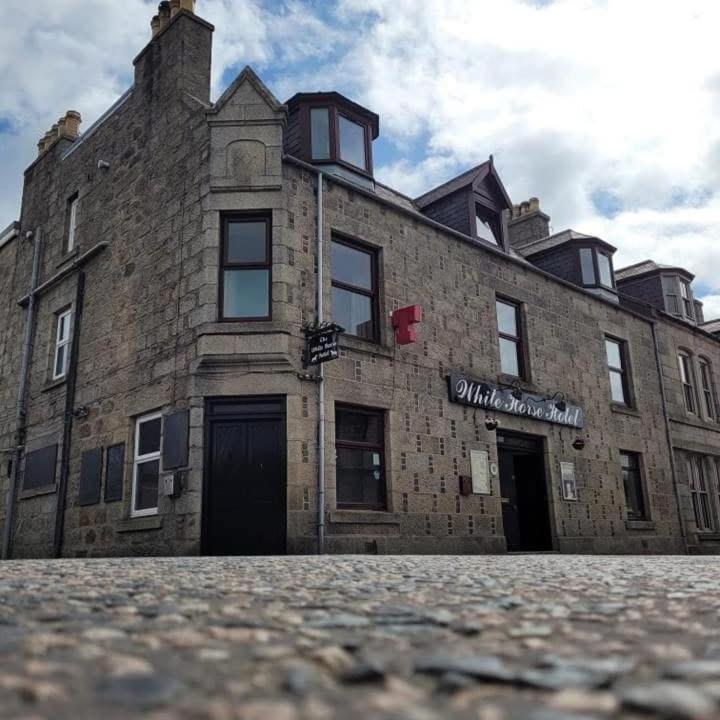 White Horse Hotel Strichen Exterior photo